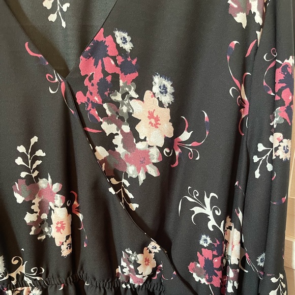 Hint of Blush black floral dress size 3X - Picture 5 of 8